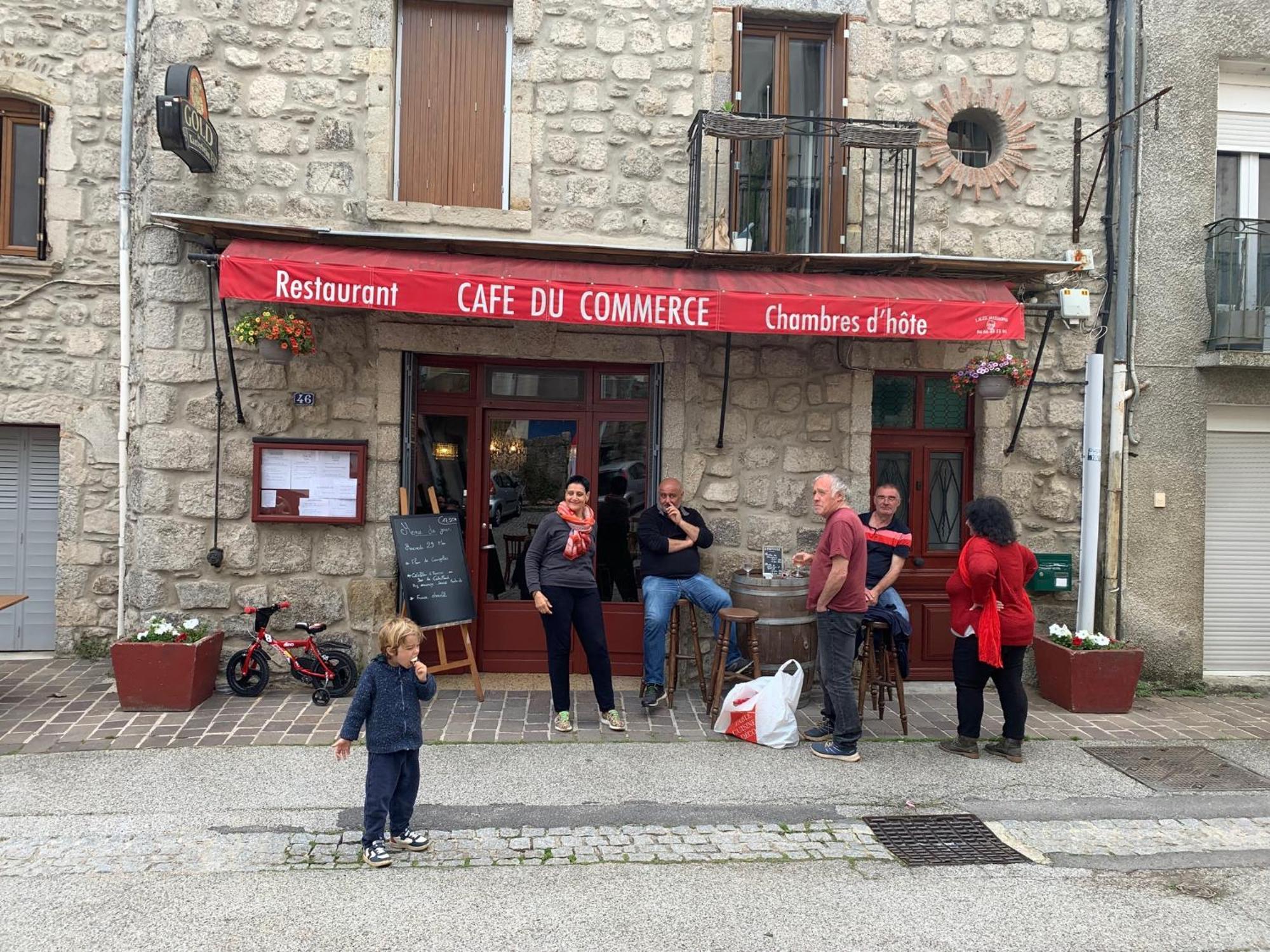 Cafe Du Commerce Genolhac Exterior photo